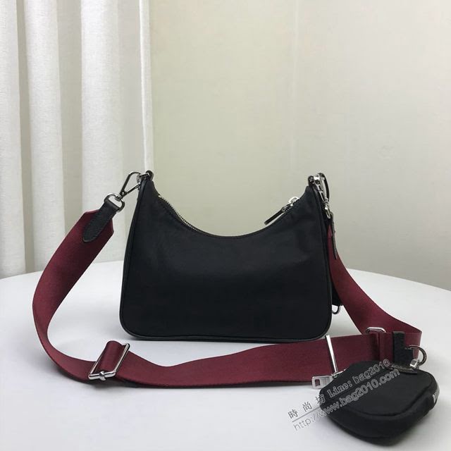 prada女包 普拉達2020新款nylon Hobo手拎包 時尚百搭 prada腋下包 1BH204 Prada單肩斜挎包  pyd2383
